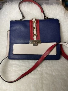 ALDO Umhängetasche Tasche blau creme rot gold Akzente Reißverschlusstaschen Schnallenverschluss - Bild 1 von 21