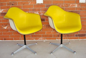 Pair EAMES / HERMAN MILLER Cushioned Naugahyde Molded Fiberglass SWIVEL CHAIRS - Picture 1 of 12