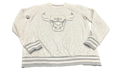 Moletom NBA Chicago Bulls Vintage Feminino Branco Logotipo Fuzzy Bulls Médio - Imagem 1 de 4