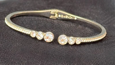 Brazalete Brazalete Givenchy Tono Dorado Bisagras Cristal Rosa Pavé Firmado con CAJA DE REGALO Foto 1 de 4