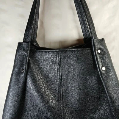 Bolso de Mano/Bolso de Hombro Vince Camuto Corin para Mujer Color Negro Cuero Granulado de Lujo Foto 1 de 4