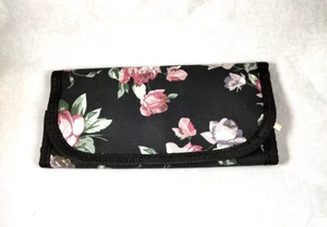 Reise Schmuck Halter dreifach faltbar schwarz mit Blumen Reißverschluss Teiler kompakt 9x4 Zoll - Bild 1 von 5