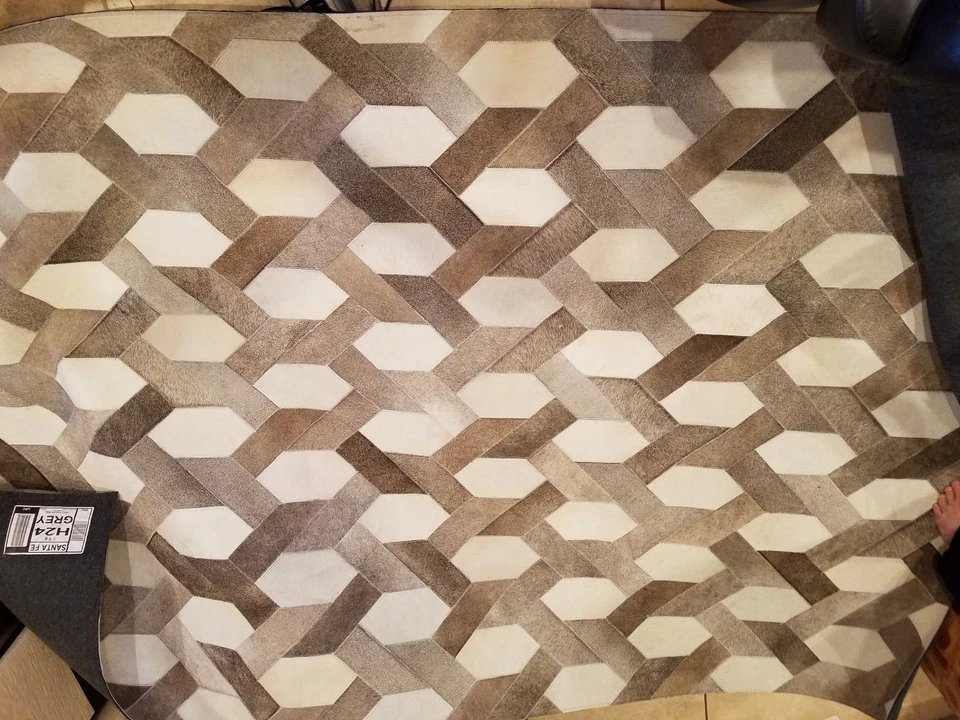 Alfombra Bashian Santa Fe 100 % cuero de vaca tejido a mano H24 gris 5' X 8' Foto 1 de 4