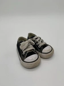 Zapatillas bajas Converse Chuck Taylor All Star para niños pequeños talla 3 negras - Imagen 1 de 2