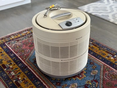 Honeywell 50250 HEPA Air Purifier - White. - Image 1 of 4