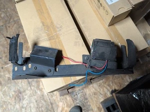 Big Sky Racks Vertical Rifle Mount for Partition Screen or Trunk Mount - Picture 1 of 1