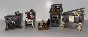 5 Pezzi Halloween Resina Casa delle Bambole Mobili Decorazioni Teschi Spettrali - Foto 1 di 6