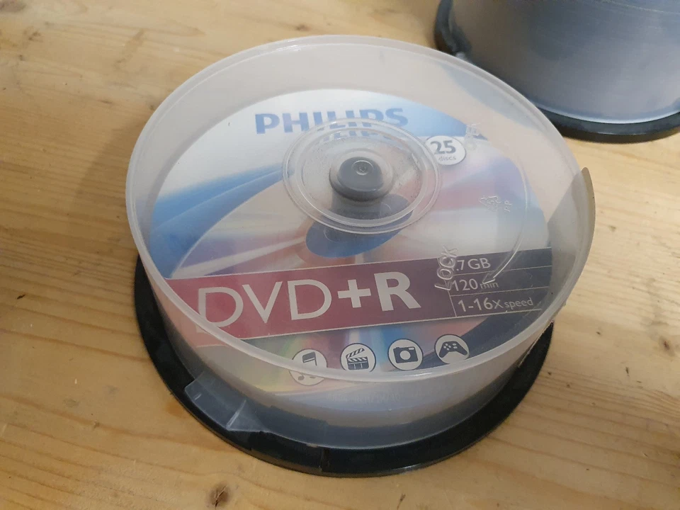 55 Rohlinge DVD+R 4,7GB 15x Philips, 40x Hersteller unbekannt - Bild 1 von 4