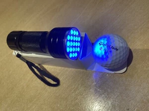 Golf Ball Finder UV Taschenlampe - 21 LEDs - KOSTENLOSE BATTERIEN - Bild 1 von 10