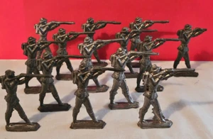 VTG 1930's/1940's STANDING RIFLEMEN 14PC LEAD FIGURE LOT - Picture 1 of 10