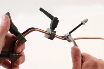 IN SITU Tool for Brake Pipe Bending Clamp Tool Set 4.75-6mm 2 mini benders clamp - Image 1 of 4