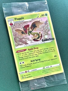 Gamestop Flapple 22/192 Pokemon Exclusive Battle Styles Promo Holo NEU SEALED - Bild 1 von 1