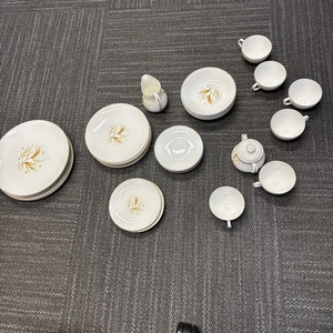 Royal Doulton England Golden 39pc Set -Dinner Salad Bread Plates, Bowls, Cup 6ea - Picture 1 of 18