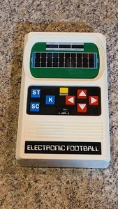 Mattel Vintage - Gioco di Calcio Portatile Elettronico - Testato Funzionante (C7) - Foto 1 di 8