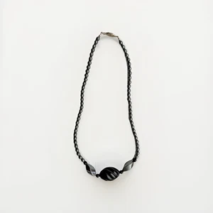 Carved Onyx & Hematite Beaded Necklace in Excellent Condition 18" - Picture 1 of 7