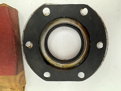 1937-1939 Chrysler Custom Imperial Rear Axle Outer Oil Seal 891440 NOS. - Image 1 of 3