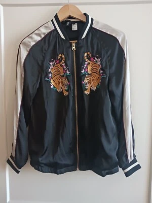 CHAQUETA CORTAVIENTOS DE BÉISBOL H&M DIVIDEND TALLA 2 XS TIGRE DIVIDIDO NEGRA BLANCA... Foto 1 de 3