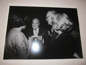 AUTENTICA FOTOGRAFIA BOB HOPE CON 3 AMICI O CELEBRITÀ? - 8" X 10" - RH-5 - Foto 1 di 2