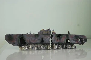 Aquarium Coulés Yankee Sub Bateau Deux Moitiés Taille Moyenne 40 x 10 x 7 CM - Imagen 1 de 9