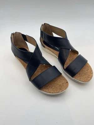 Sandalia Adrienne Vittadini Sport para mujer talla 9 azul con tiras de corcho Foto 1 de 4