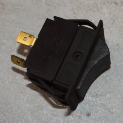 Interruptor balancim McGill 6A @ 125 VCA (3A @ 277 VAC); 810089, SRK 0120 - Imagem 1 de 3