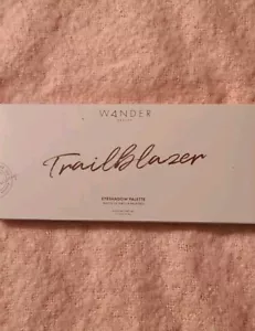 Wander Beauty TRAILBLAZER PALETTE OMBRETTI - 10 tonalità nuove - SIGILLATE IN SCATOLA - Foto 1 di 9