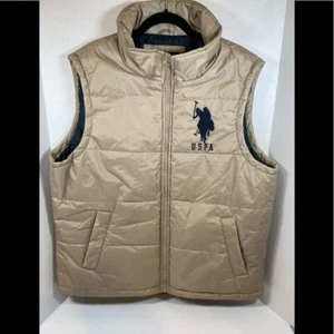 USPA US Polo Assassin gefütterte Weste Herren Größe Large Reißverschluss gebraucht, in einwandfreiem Zustand hellbraun - Bild 1 von 10
