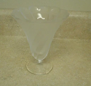 Lalique Crystal France LUCIE Shell Parfait Vase Signed 6” - Picture 1 of 4