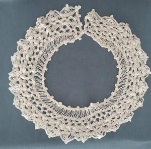 VINTAGE BEIGE CROCHET COLLAR ~ SHIMMERY THREAD ~ BJ8 - Picture 1 of 1