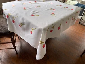 48" VERA vintage linen tablecloth white / red rose buds laundered fresh - Picture 1 of 5