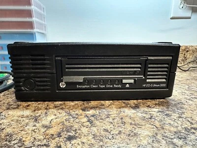 Unidad de cinta externa HP StorageWorks LTO-5 Ultrium 3000 SAS Foto 1 de 4