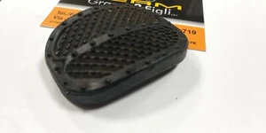 Gommina Pedale Freno o Frizione Fiat 124 Abarth Sport Special 2 pezzi una Coppia - Picture 1 of 6