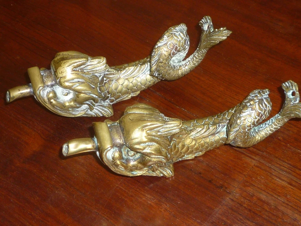 TRES RARE ANCIEN DAUPHINS EN BRONZE BOUCHE DE FONTAINE  DU XVIII EME SIECLE - Photo 1/1