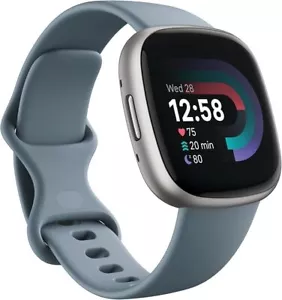Reloj inteligente Fitbit Versa 4 Fitness GPS, frecuencia cardíaca 24/7 (bandas S y L), platino - Imagen 1 de 3
