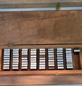 Konvolut (73) verschiedene Vintage Amateurfunk Kristalle im Holzkoffer - Bild 1 von 9