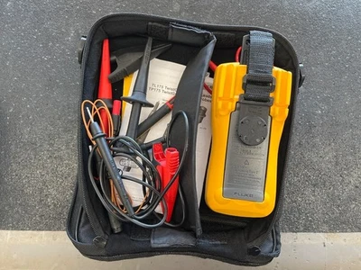 Multímetro Fluke 115 Foto 1 de 3