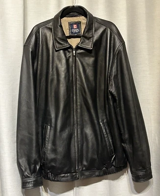 Jaqueta CHAPS Ralph Lauren Forrada, Preta, 100% Couro, Zíper Completo, Masculina 2XLT, EXCELENTE! - Imagem 1 de 4