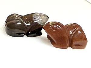 Two Figurines Ornaments Frog Natural Stones Red Jasper and Indian Agate - Picture 1 of 8