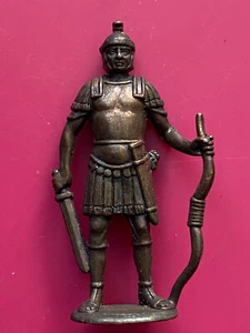Vintage Kinder : figurine Kinder métal - " soldat romain " années 70 - Foto 1 di 2