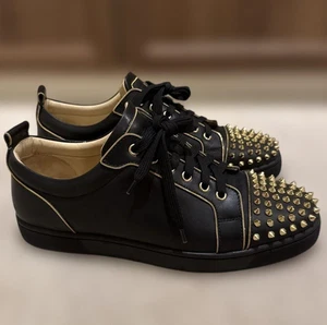 Christian Louboutin Louis Junior Spikes flach schwarz Leder Größe 43 / US 10 gebraucht - Bild 1 von 12