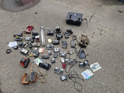 Restposten Vintage & Moderne Kameras - Canon, Yashica, Praktica, Polaroid, Objektive - Bild 1 von 4