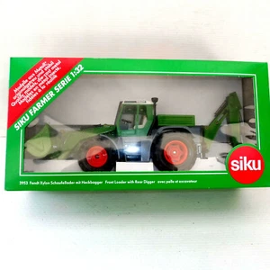 SIKU 3953 TRACTEUR AVEC PELLE ET EXCAVATEUR NEUF DANS BOITE D'ORIGINE 1:32 VERT - Picture 1 of 3