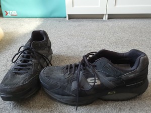 skechers shape ups men's wide width