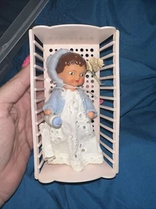 Vintage Baby-Bee Vinly Doll With Crib - Picture 1 of 7