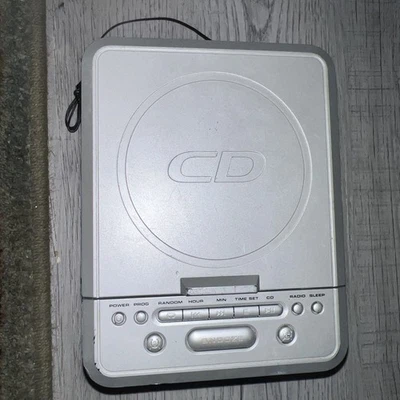 Trutech FM/AM Clock Radio Snooze Button Wake To Music/Alarm CD Player. - Image 1 of 4