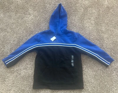 Sudadera con capucha Old Navy para niño talla grande. Nuevo con etiquetas. Negro y azul. Foto 1 de 4