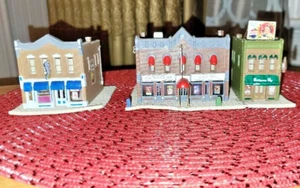 n scale custom built bar , movie theater night club entertainment building lot - Picture 1 of 7