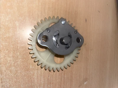 Sym WOLF 125 OIL PUMP 15100-B8A-000 (Box 109) - Image 1 of 4