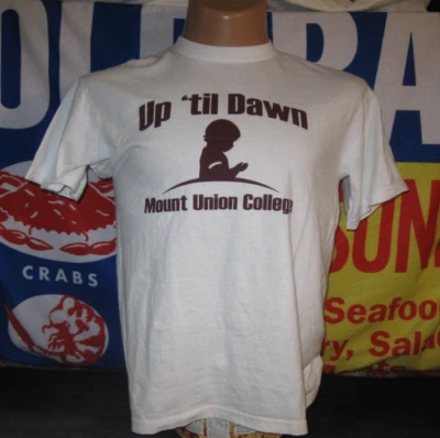 Camiseta Masculina MOUNT UNION College Up Till Dawn St Jude Média OH PURPLE RAIDERS - Imagem 1 de 4