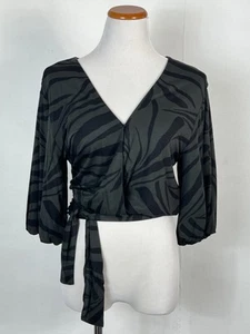 Neu mit Etikett Z Supply Evereve Clara tropisch 78 $ Zebra Wickeltop Größe S grün schwarz - Bild 1 von 10
